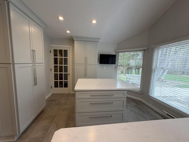 9385 N Lake DRIVE, Milwaukee, WI 53217