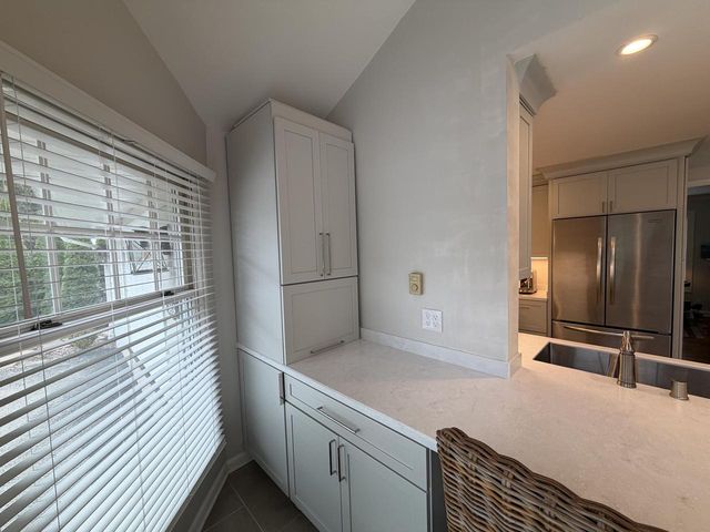 9385 N Lake DRIVE, Milwaukee, WI 53217