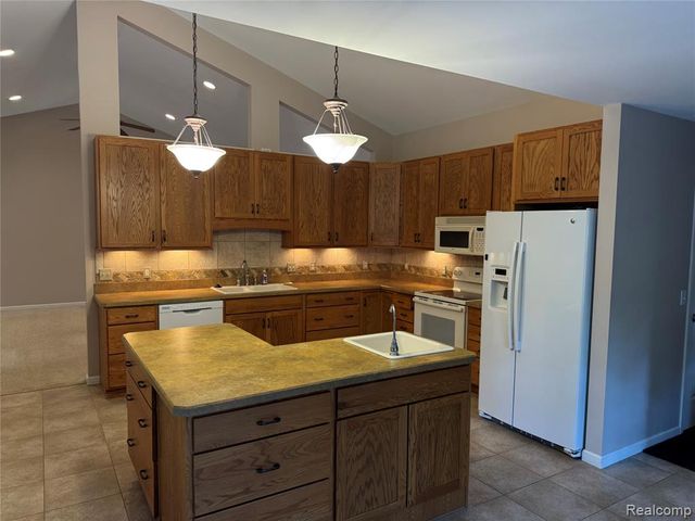 3198 Leeomi Drive, Britton, MI 49229