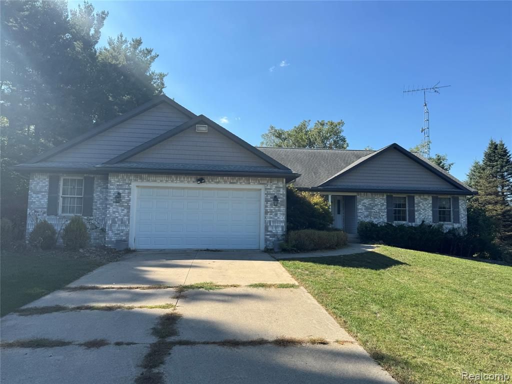 3198 Leeomi Drive, Britton, MI 49229