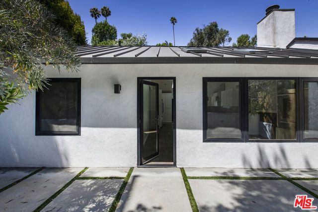 2425 Rinconia Drive, Los Angeles, CA 90068