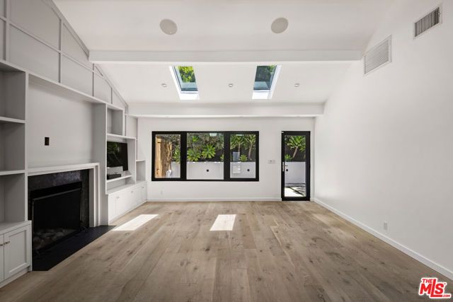2425 Rinconia Drive, Los Angeles, CA 90068