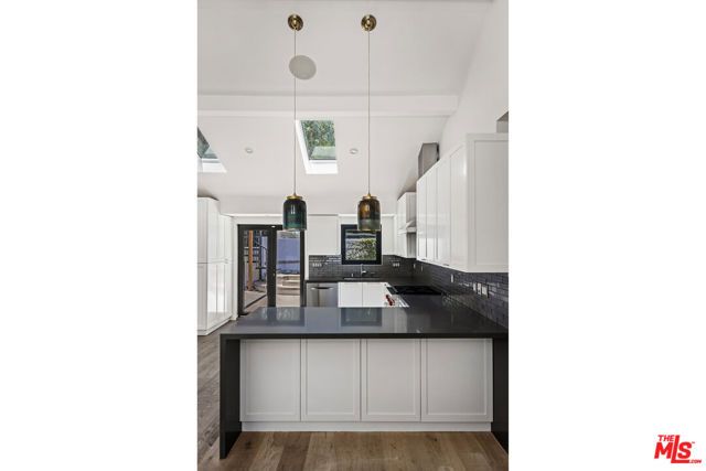 2425 Rinconia Drive, Los Angeles, CA 90068