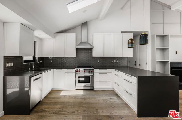 2425 Rinconia Drive, Los Angeles, CA 90068