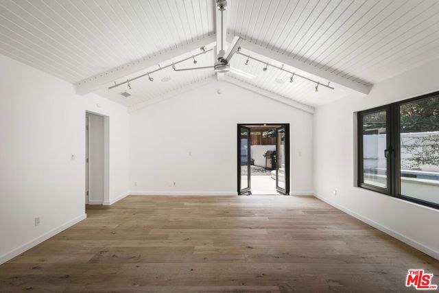 2425 Rinconia Drive, Los Angeles, CA 90068