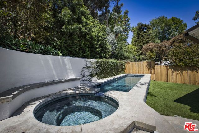 2425 Rinconia Drive, Los Angeles, CA 90068