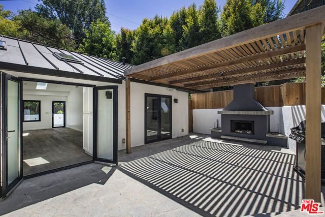 2425 Rinconia Drive, Los Angeles, CA 90068
