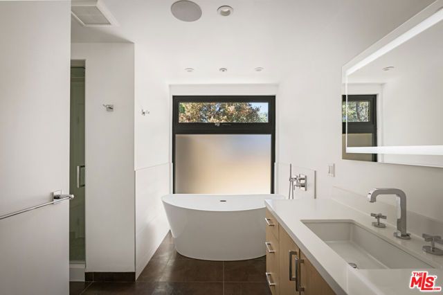 2425 Rinconia Drive, Los Angeles, CA 90068