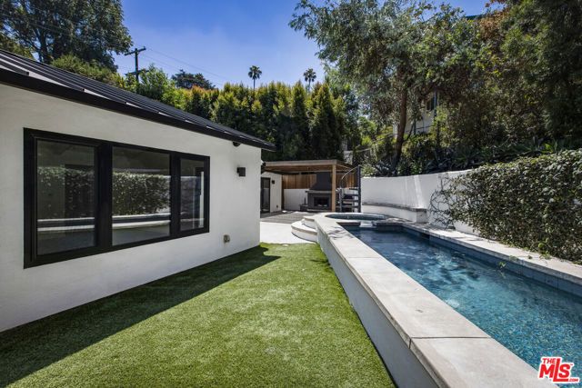 2425 Rinconia Drive, Los Angeles, CA 90068