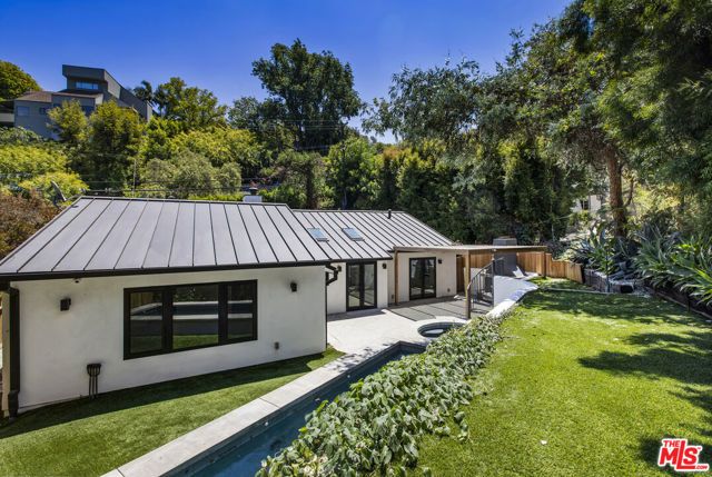 2425 Rinconia Drive, Los Angeles, CA 90068