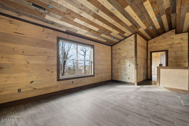 535 Forrest Springs Drive, Gatlinburg, TN 37738