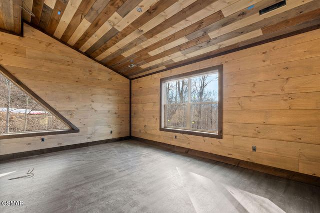 535 Forrest Springs Drive, Gatlinburg, TN 37738