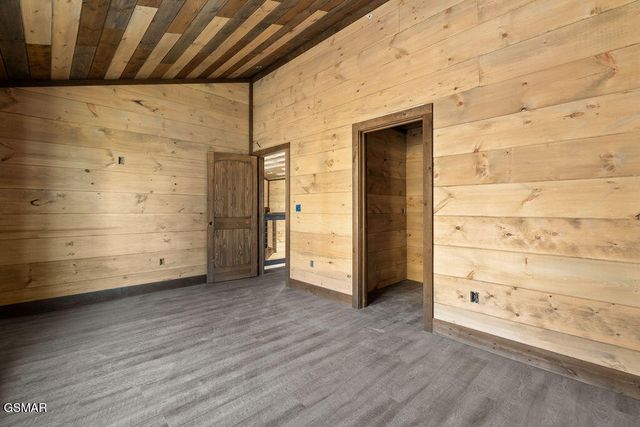 535 Forrest Springs Drive, Gatlinburg, TN 37738