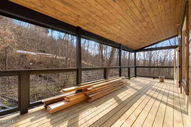 535 Forrest Springs Drive, Gatlinburg, TN 37738