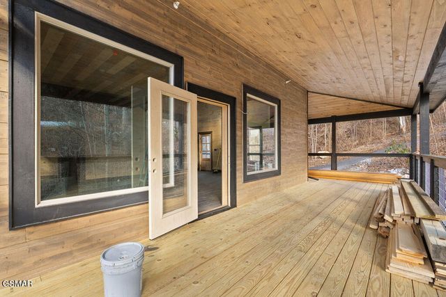 535 Forrest Springs Drive, Gatlinburg, TN 37738