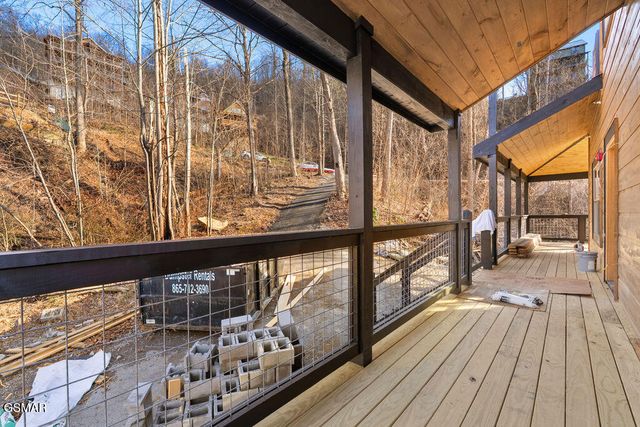 535 Forrest Springs Drive, Gatlinburg, TN 37738