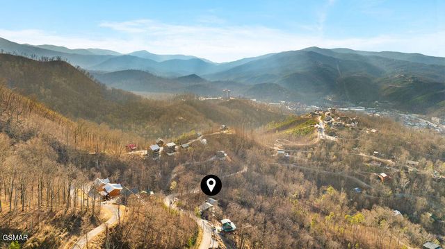 535 Forrest Springs Drive, Gatlinburg, TN 37738