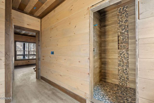 535 Forrest Springs Drive, Gatlinburg, TN 37738