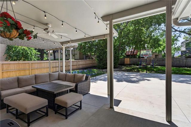 11434 Grant Drive, Overland Park, KS 66210
