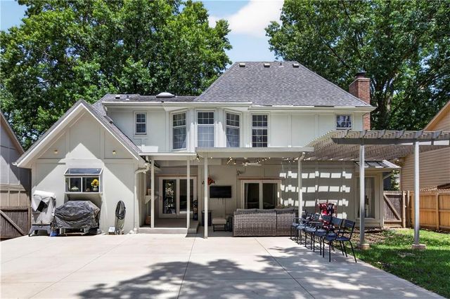 11434 Grant Drive, Overland Park, KS 66210