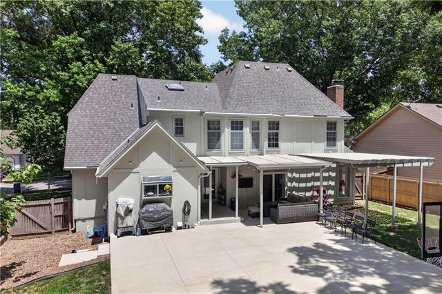 11434 Grant Drive, Overland Park, KS 66210
