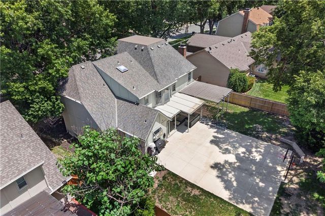 11434 Grant Drive, Overland Park, KS 66210