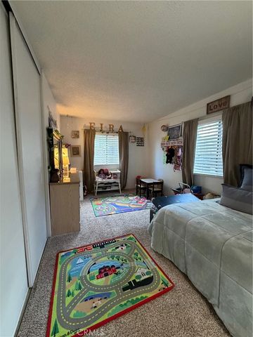 29021 Bouquet Canyon 290, Saugus, CA 91390