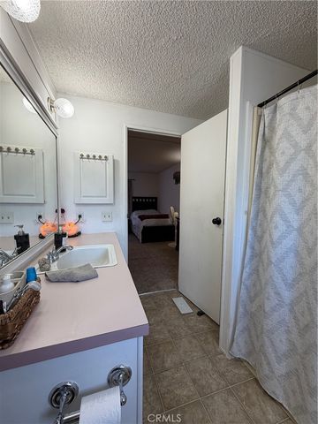 29021 Bouquet Canyon 290, Saugus, CA 91390