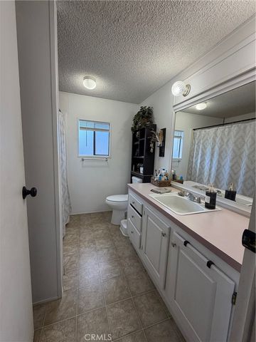 29021 Bouquet Canyon 290, Saugus, CA 91390