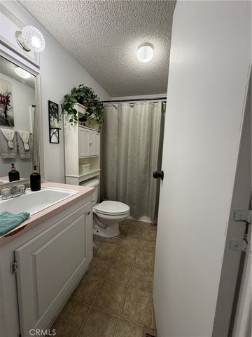 29021 Bouquet Canyon 290, Saugus, CA 91390