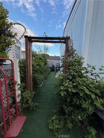 29021 Bouquet Canyon 290, Saugus, CA 91390