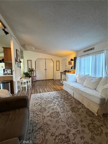 29021 Bouquet Canyon 290, Saugus, CA 91390