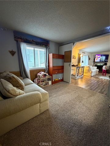 29021 Bouquet Canyon 290, Saugus, CA 91390