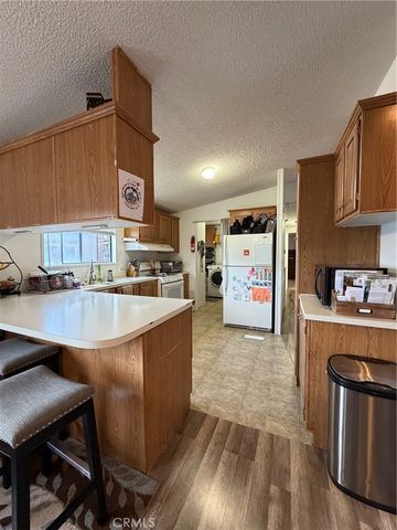 29021 Bouquet Canyon 290, Saugus, CA 91390