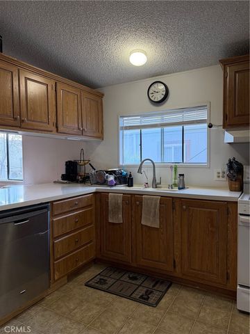 29021 Bouquet Canyon 290, Saugus, CA 91390