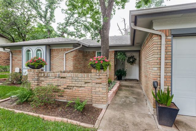 4202 Blossom Trail, Arlington, TX 76016