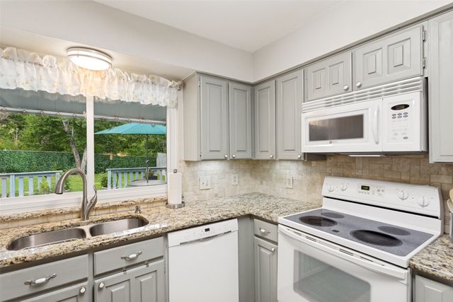 4202 Blossom Trail, Arlington, TX 76016