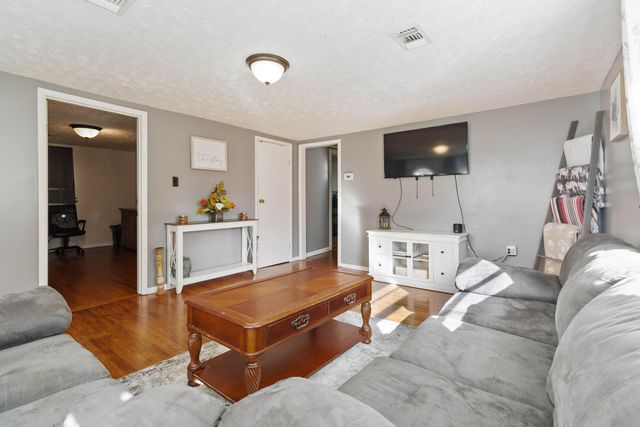 15660 Hwy 192, Somerset, KY 42501