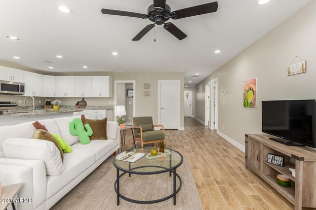 5832 S 12TH Lane, Phoenix, AZ 85041