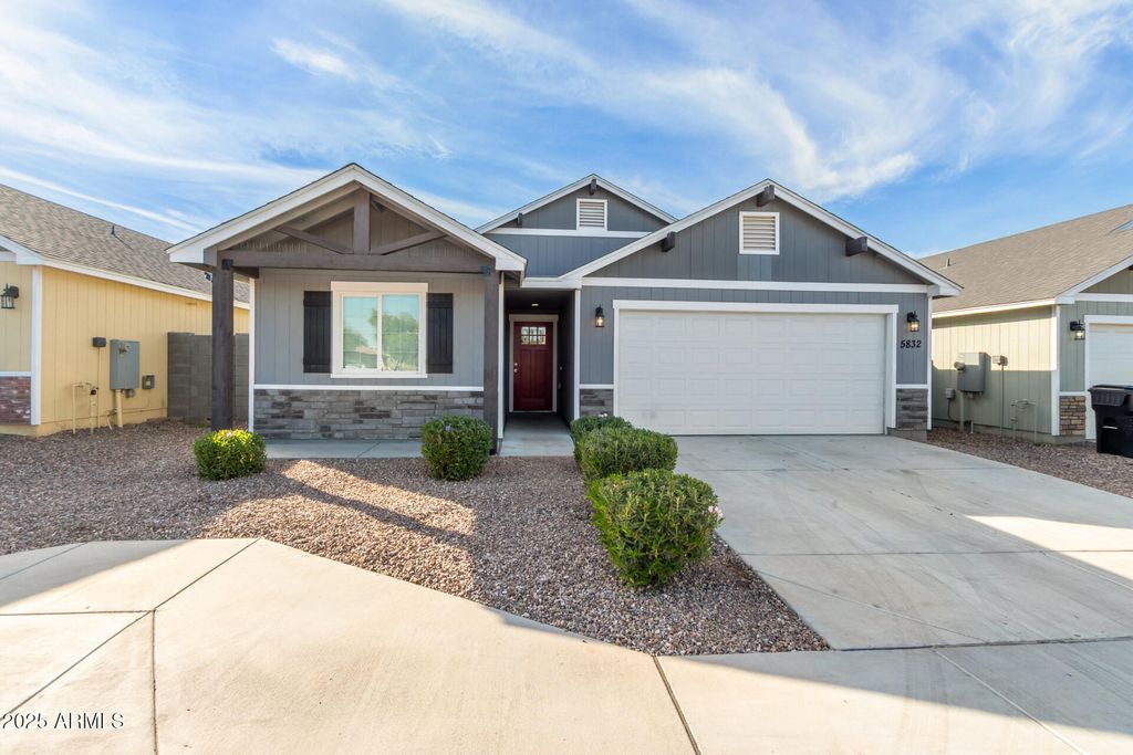 5832 S 12TH Lane, Phoenix, AZ 85041