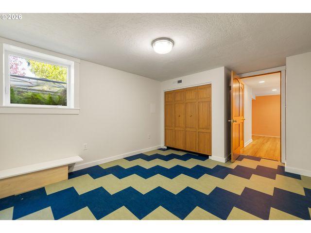 4567 Ne 83RD Ave, Portland, OR 97220