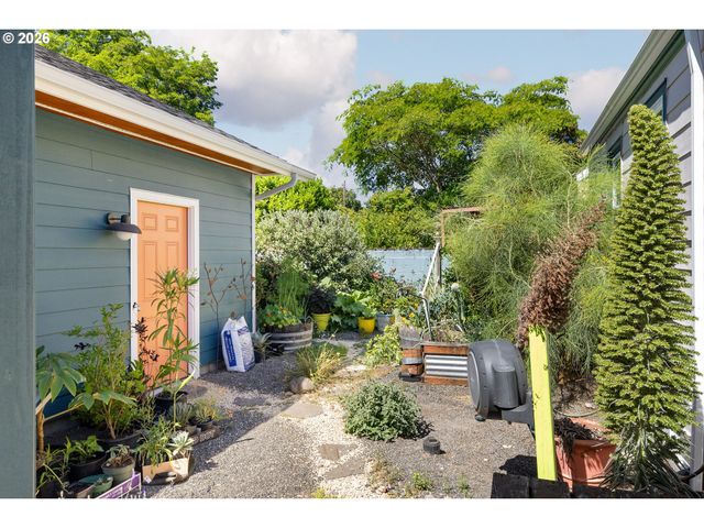 4567 Ne 83RD Ave, Portland, OR 97220