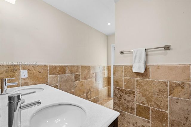 7360 SW 115th St, Pinecrest, FL 33156