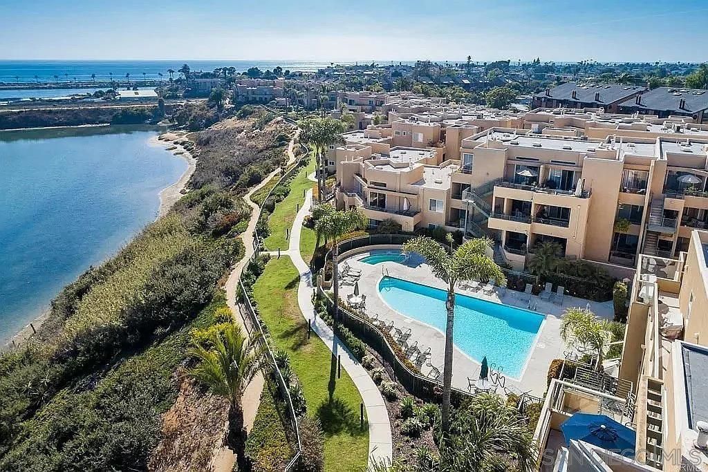 817 Kalpati Circle 212, Carlsbad, CA 92008