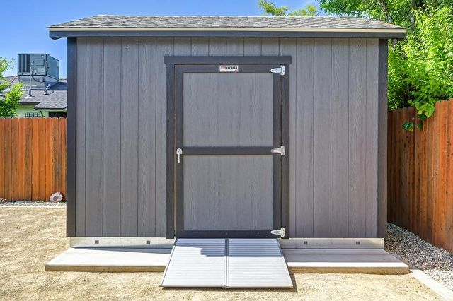 3422 David Way, Sacramento, CA 95820