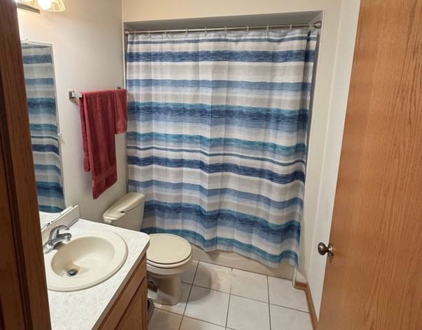 5025 139th Place 512, Crestwood, IL 60418