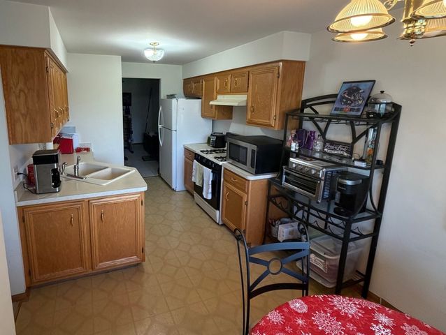 5025 139th Place 512, Crestwood, IL 60418