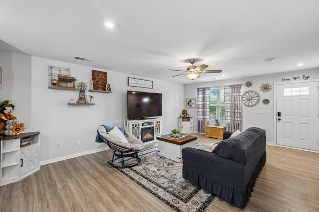 5345 Compass Way, Christiana, TN 37037