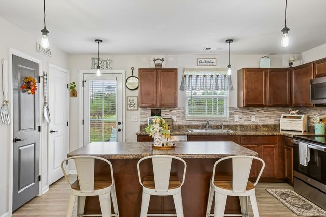 5345 Compass Way, Christiana, TN 37037