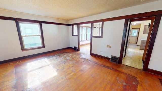 928 N 16th STREET, Manitowoc, WI 54220